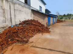  上消火栓接近运输通道未安拆防护栏